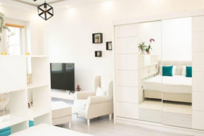 Cute and Sunny Studio - Central Location